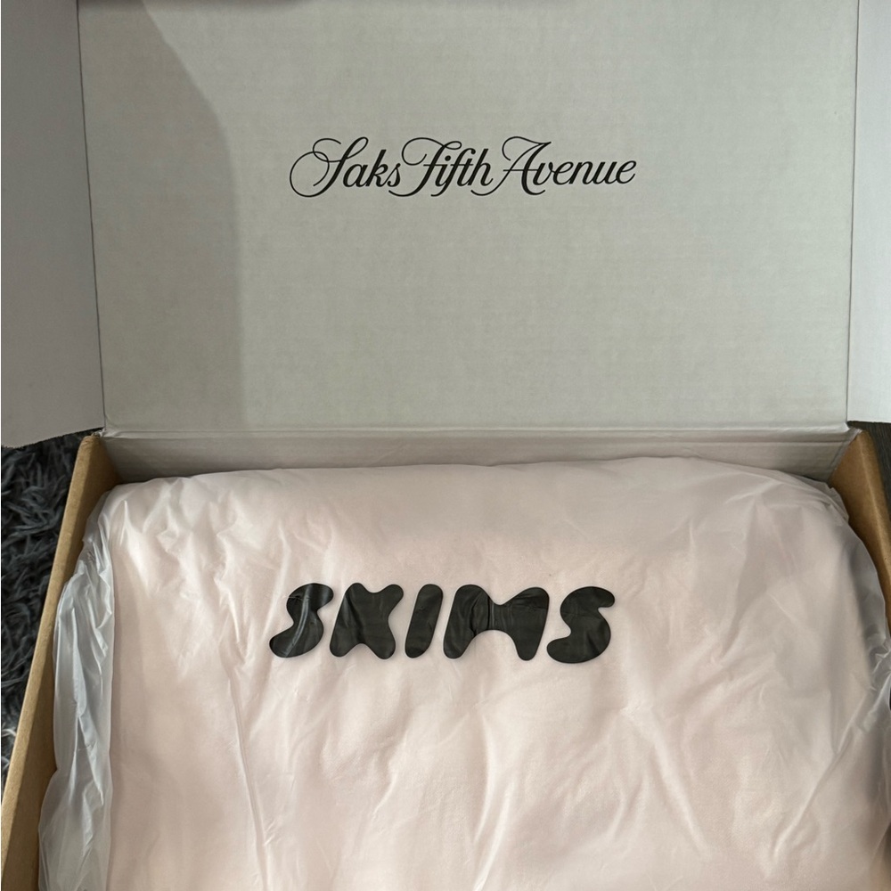 SKIMS Soft Pink Lounge Sweatpants